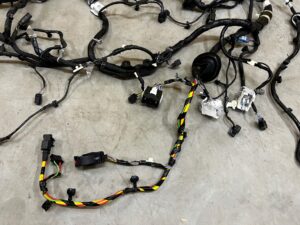 WIĄZKA INSTALACJA KOMORY SILNIKA FORD KUGA MK3