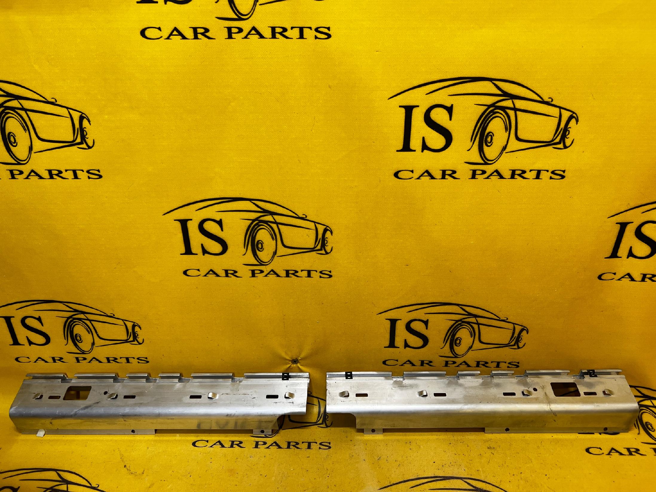 ŚLIZG SZYNA MOCOWANIE PRAWE JAGUAR XJ X351