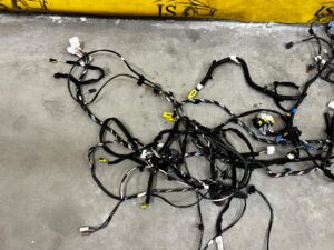 WIĄZKA INSTALACJA SILNIKA WNĘTRZA ŚCIANY GRODZIOWEJ DACIA SANDERO III 1.0 B