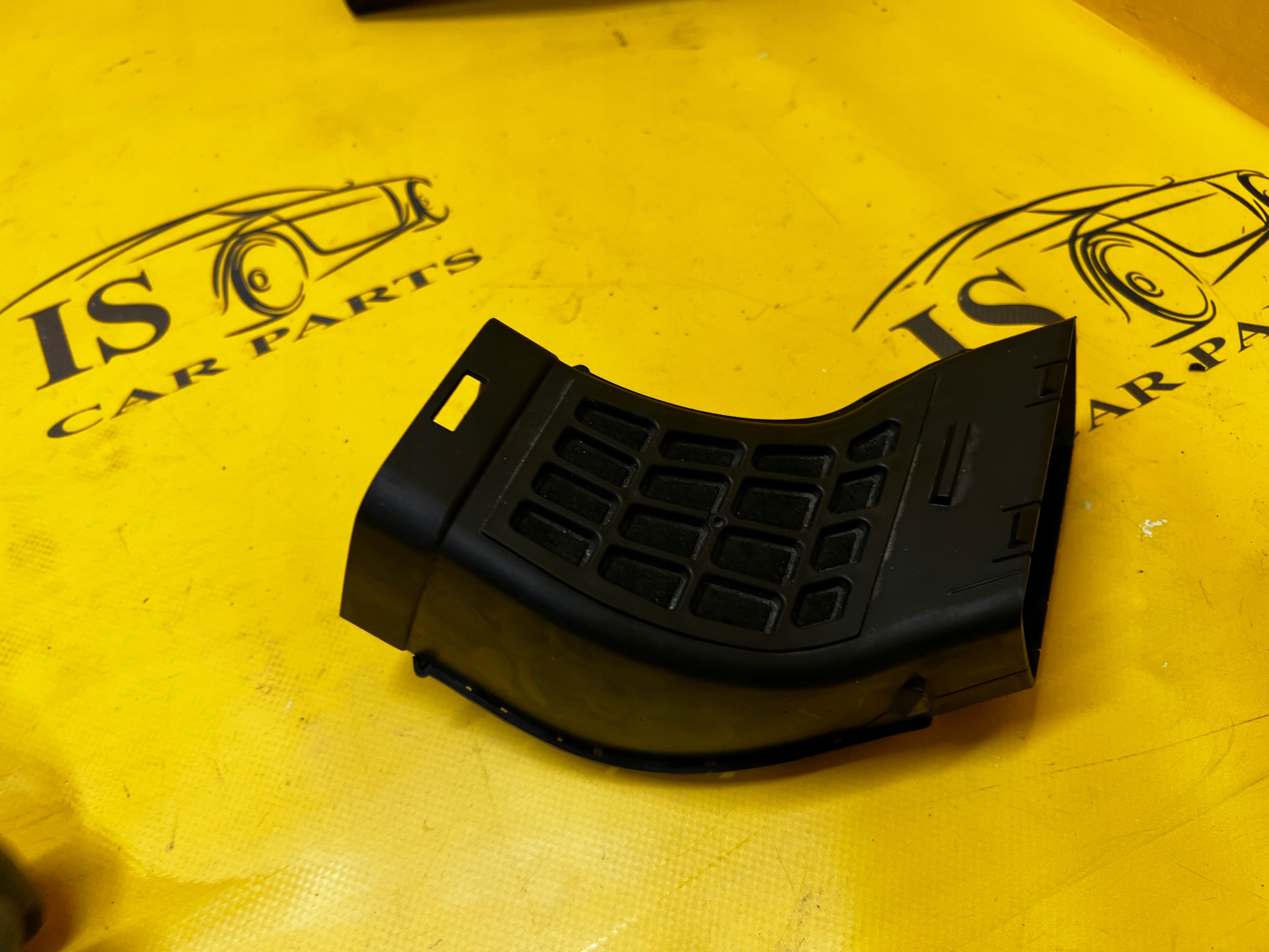 RURA DOLOT POWIETRZA LEWY RANGE ROVER VELAR L560