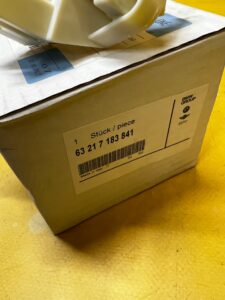 GNIAZDO ŻARÓWKI LAMPY TYLNEJ TYŁ W KLAPIE LEWE LEWY BMW 3 E90 NOWY OEM