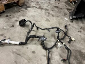 WIĄZKA INSTALACJA OKABLOWANIE KOMORY SILNIKA FORD MUSTANG VI USA 3.7