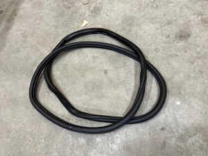 USZCZELKA DRZWI PRZÓD PRZEDNICH RANGE ROVER EVOQUE II L551