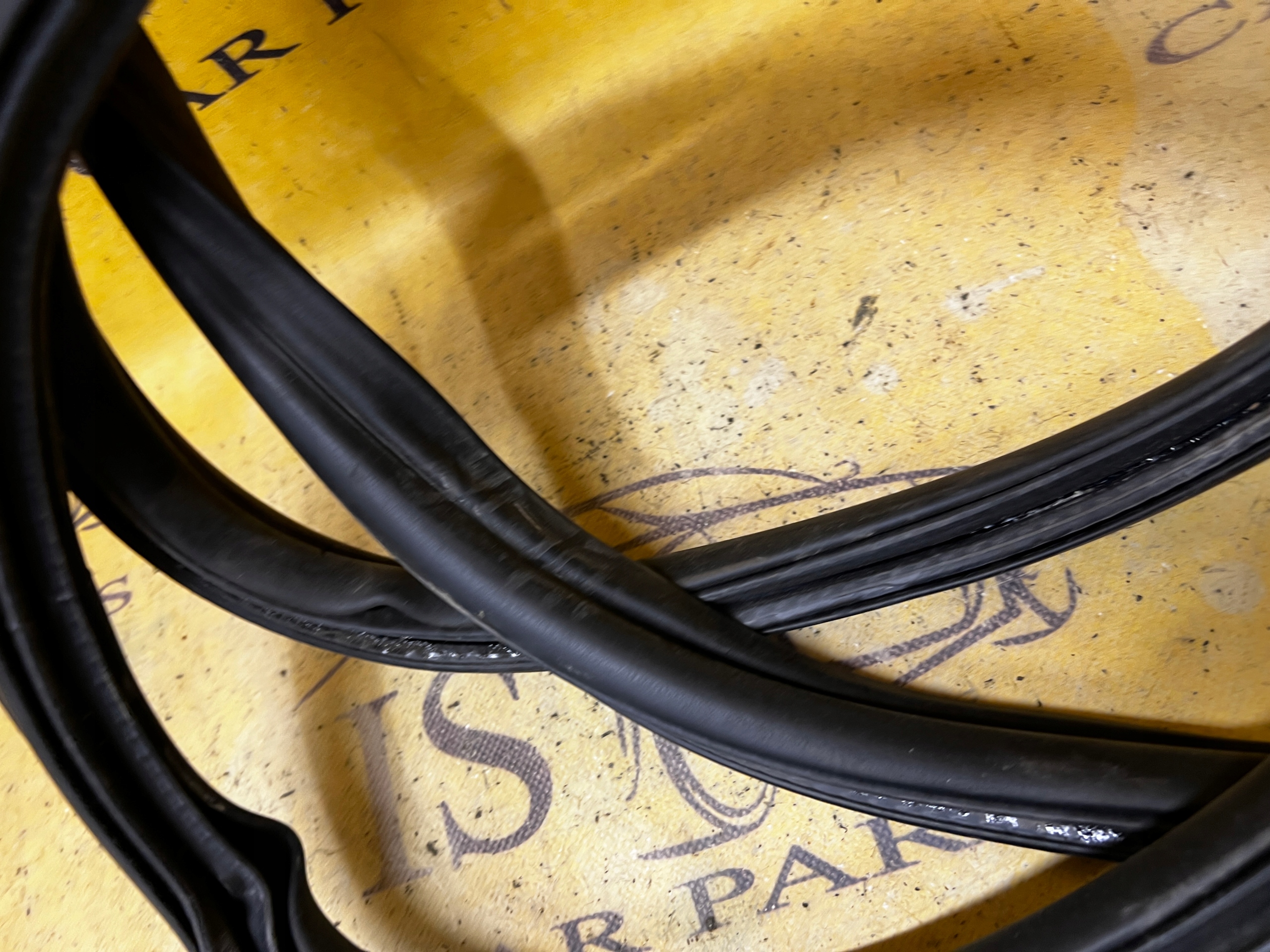 USZCZELKA KLAPY BAGAŻNIKA TYŁ TESLA MODEL 3 PRZEDLIFT