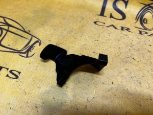 WSPORNIK ZAWIASU MASKI PRAWY TESLA MODEL 3 PRZEDLIFT