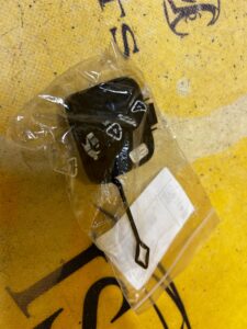 OSŁONA ZAŚLEPKA ZDERZAKA UCHA HOLOWNICZEGO TYŁ BMW F40 M135i NOWA OEM