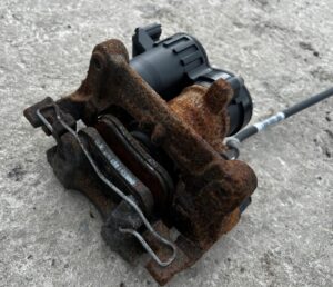 ZACISK HAMULCOWY TYŁ PRAWY FORD ESCAPE MK4 1.5 EB 4WD 4X4