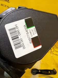 PAS BEZPIECZEŃSTWA TYLNY ŚRODKOWY CZARNY BMW 5 G30 SEDAN