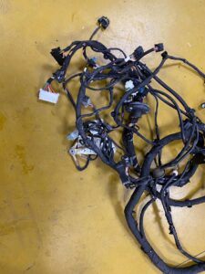 WIĄZKA INSTALACJA BEZPIECZNIKI INFINITI Q30 2.2 D