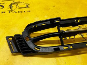 KRATKA DOLNA ŚRODKOWA ZDERZAKA PRZÓD PEUGEOT 508 RXH