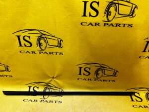 LISTWA SZYBY ODRZUTNIK WODY PRAWA AUDI A8 D5 4N