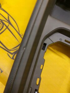 ŁADOWARKA INDUKCYJNA RAMKA TUNELU RENAULT CLIO V