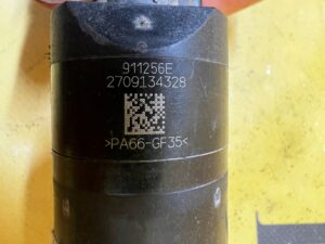 SILNICZEK SIŁOWNIK HAMULCA RĘCZNEGO PRAWY VW TOUAREG 7P PORSCHE CAYENNE 7P