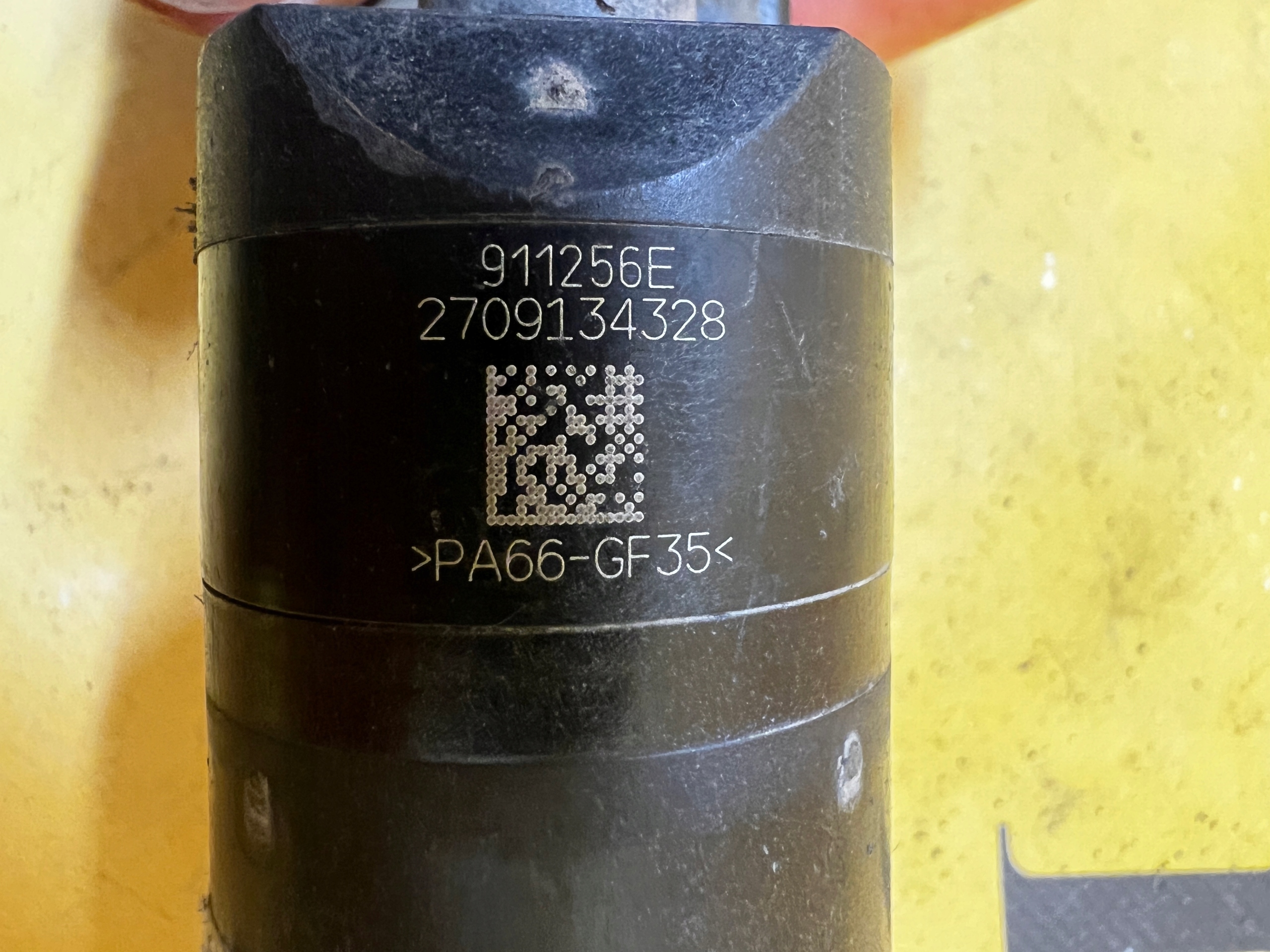 SILNICZEK SIŁOWNIK HAMULCA RĘCZNEGO PRAWY VW TOUAREG 7P PORSCHE CAYENNE 7P