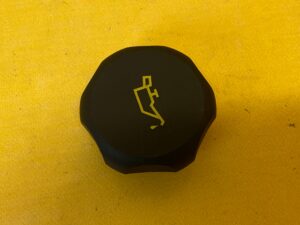 KOREK WLEWU OLEJU SILNIKA PORSCHE 987 CAYMAN