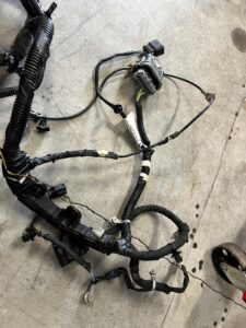 OKABLOWANIE WIĄZKA KOMORY SILNIKA FORD ESCAPE MK4 1.5 EB