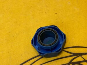 KOREK WLEWU PŁYNU CHŁODNICZEGO PORSCHE 987 CAYMAN