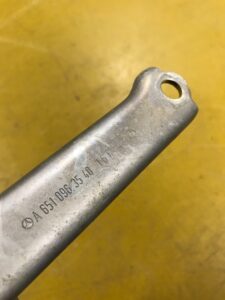 UCHWYT ŁAPA TURBINY TURBO MERCEDES INFINITI 2.2