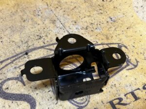 UCHWYT PRZEDŁUŻENIE PODŁOGI LEWY LEWE MERCEDES E-KLASA W213 KOMBI