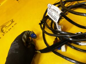 OKABLOWANIE WIĄZKA PRZEWODÓW KABEL ANTENY RADIA NAWIGACJI DACIA JOGGER