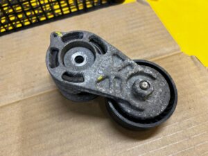 NAPINACZ PASKA ROZRZĄDU AUDI Q7 SQ7 4M0 4.0 TDI