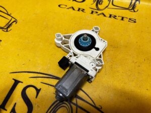 SILNICZEK PODNOSZENIA SZYBY LEWY AUDI A8 D5