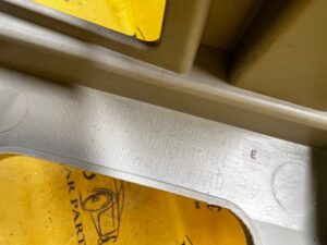 POSZYCIE OSŁONA SŁUPKA D LEWE DACIA DUSTER II