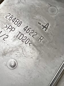 OBUDOWA SKRZYNKA BEZPIECZNIKÓW DACIA SANDERO STEPWAY III 2023R