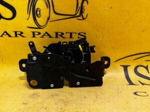 ZAMEK KLAPY TYLNEJ BAGAŻNIKA BMW 5 G30