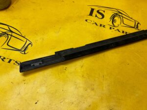 LISTWA ZGARNIAJĄCA SZYBY PRZÓD PRAWY CHROM PEUGEOT 3008 II