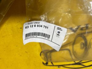 LISTWA USZCZELKA REFLEKTORA LEWA BMW 3 E46 CABRIO COUPE NOWA OEM