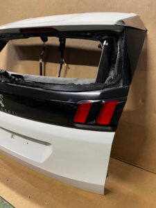 KLAPA TYLNA ELEKTRYCZNA PEUGEOT 3008 II P84 KWE