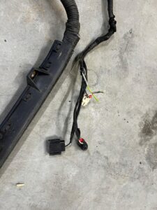 WIĄZKA PRZEWODÓW KOMORY SILNIKA BELKI JEEP GRAND CHEEROKIE WK2 SRT 6.4