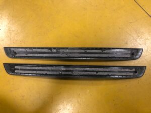 LISTWA NAKŁADKA PROGU DRZWI INFINITI Q30 FIOLETOWE