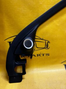 RAMKA DRZWI PRZÓD PRAWA JEEP GRAND CHEROKEE WK2