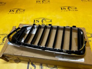 GRILL ATRAPA NERKA PRAWY PRAWA BMW 5 G30 G31 M-PAKIET SPORT NOWY OEM