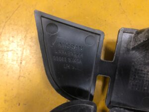 LEWA USZCZELKA BŁOTNIKA TYŁ ŚLIZG NISSAN LEAF ZE0