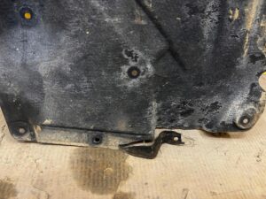 OSŁONA PŁYTA PODŁOGA PODWOZIA LEWA BMW 1 F40