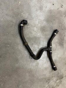 RURKA PRZEWÓD WĄŻ WODY UKŁADU CHŁODZENIA BMW M5 F90