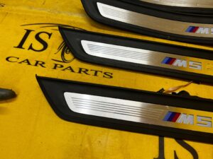 KOMPLET LISTWY LISTWA NAKŁADKA NAKŁADKI PROGU PRÓG LED BMW M5 F90 M-POWER