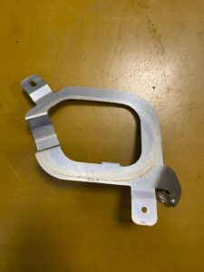 MOCOWANIE BLACHA WSPORNIK UCHWYT INFINITI Q50 Q70