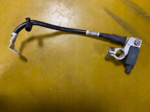 KLEMA BEZPIECZNIK MINUSOWA MINUS FORD FIESTA MK8