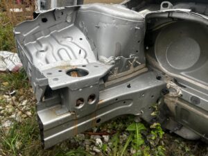 ĆWIARTKA PRAWY PRZÓD SŁUPEK PRÓG FARTUCH PRAWA RENAULT MEGANE IV HB TED69