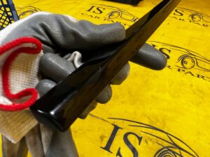 LISTWA SZYBY SZYBOWA BŁOTNIKA TYŁ LEWY LEWA RANGE ROVER VELAR L560