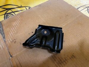 WSPORNIK MOCOWANIE SZYBERDACHU LEWY PORSCHE CAYENNE II 7P5 LIFT 92A