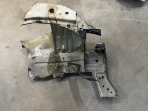 ĆWIARTKA PRAWY PRZÓD PODŁUŻNICA RENAULT ZOE I Z.E. ZE OE TEGNE