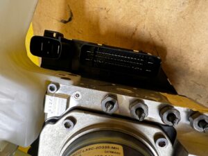 FORD KUGA ESCAPE MK3 POMPA ABS SERWO HAMULCOWE 2.5