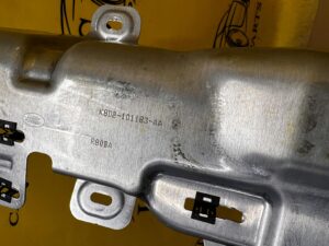 OSŁONA WSPORNIK BLACHA LEWA LR RANGE ROVER EVOQUE II L551