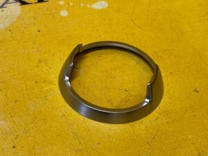 RAMKA KORKA ZBIORNIKA WYRÓW PORSCHE 911 991 LIFT