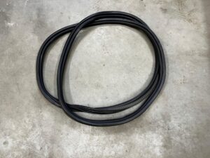 USZCZELKA KLAPY BAGAŻNIKA TYŁ RANGE ROVER VELAR L560